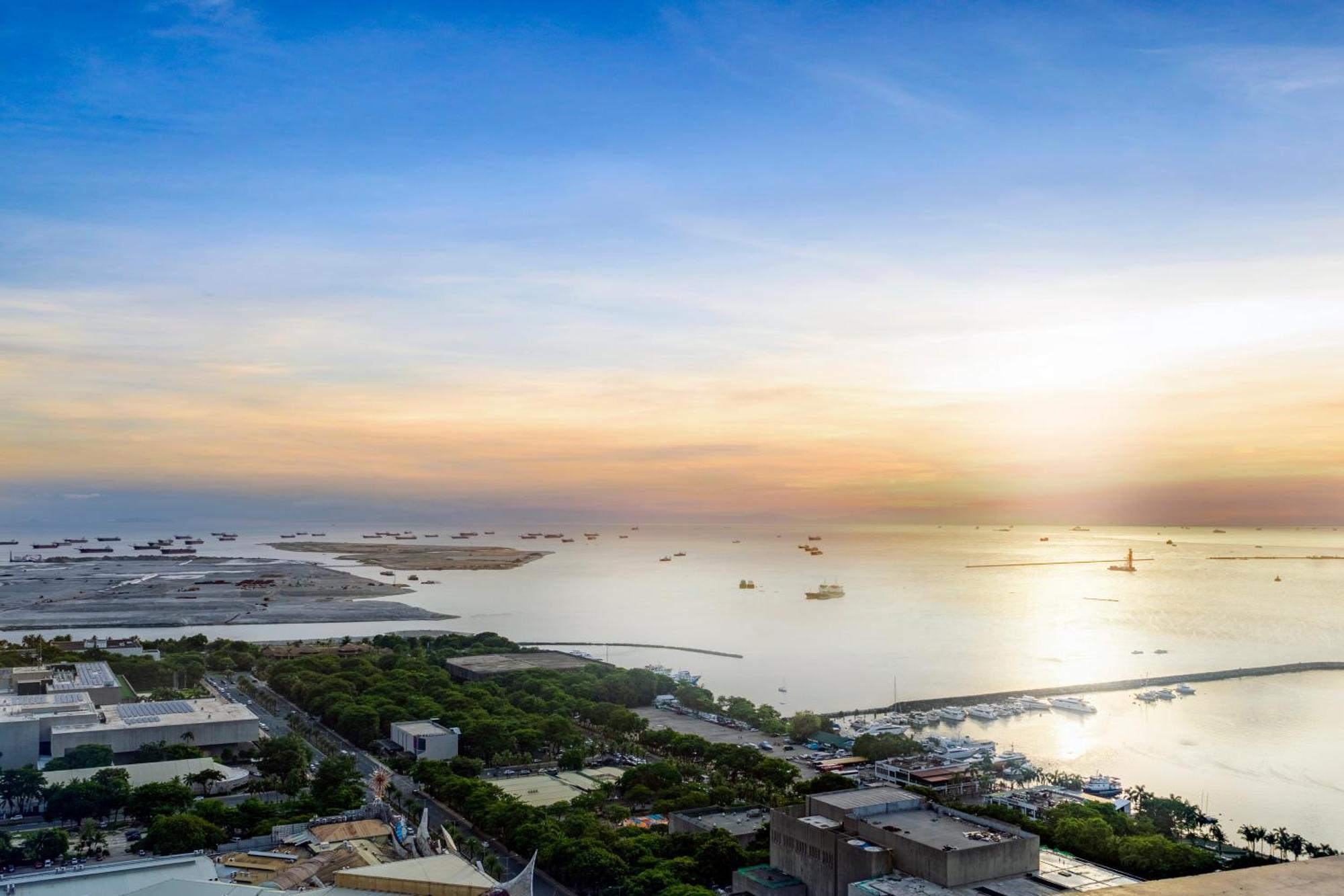 The Radiance Manila Bay Aparthotel Pasay Eksteriør bilde